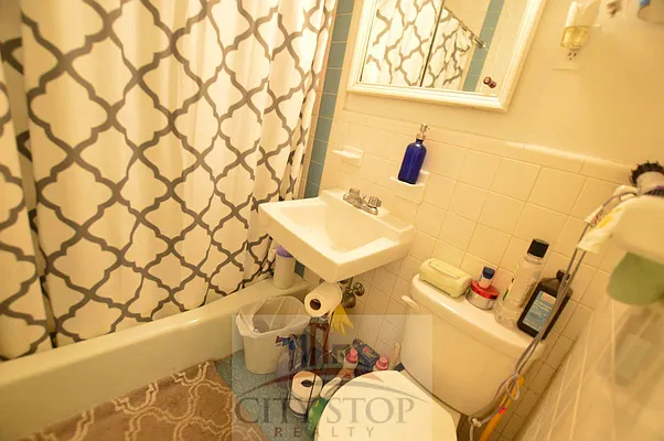 Rented by City Stop Realty | media 8