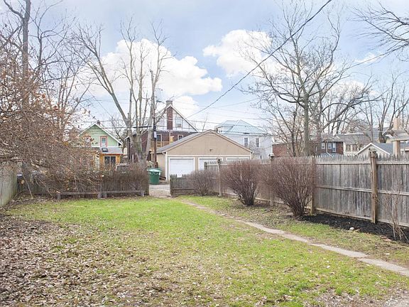3rd image of 2363 Glenmawr Ave