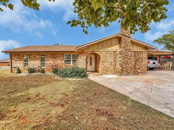 101 Maple St, Elk City, OK 73644