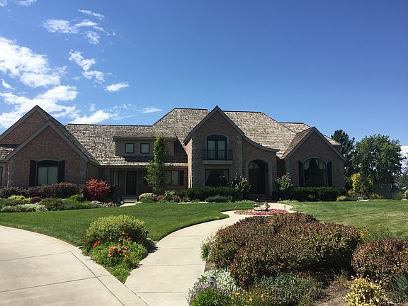 Another panoramic of front