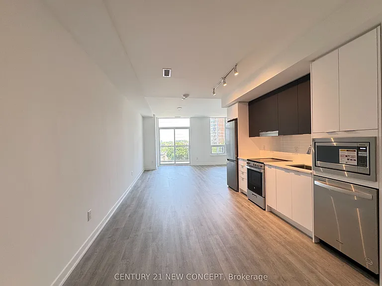 5105 Hurontario St #412 — Photo 4