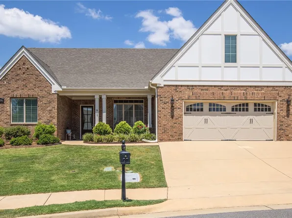 2894 Spring Lakes Xing, Opelika, AL 36801