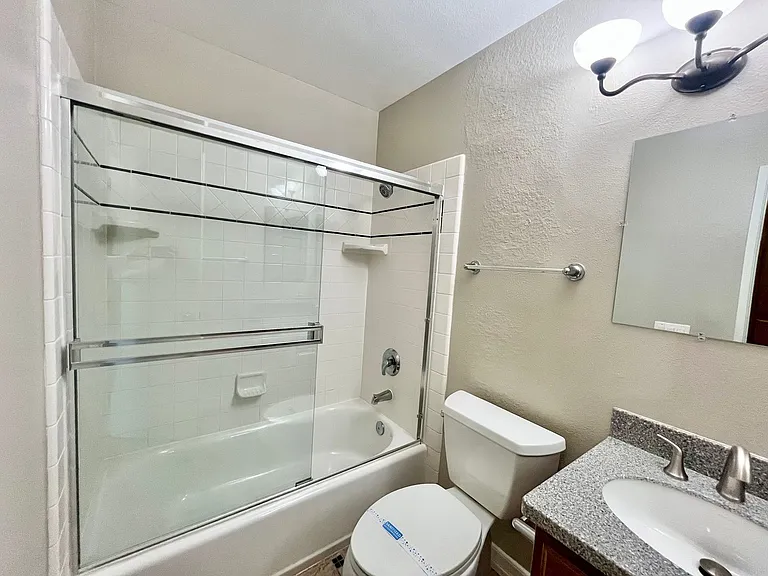 3735 & 3745 Pershing Ave — Photo 12