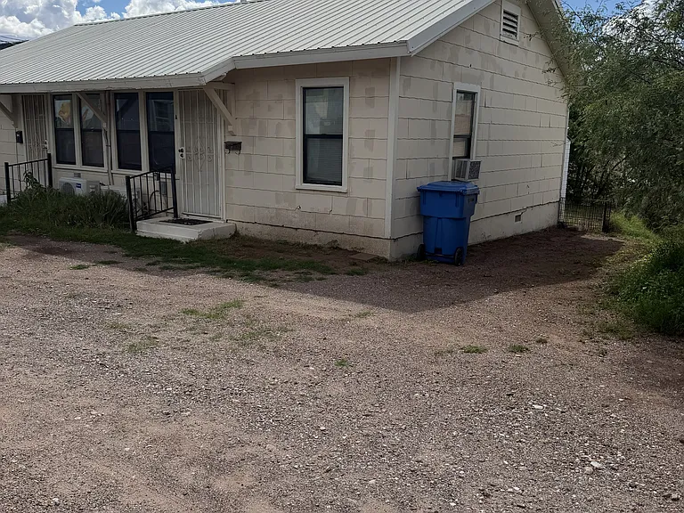 412 Arizona St #A — Photo 2