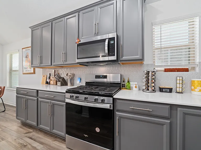 1224 Seaside Cove Ln — Photo 8