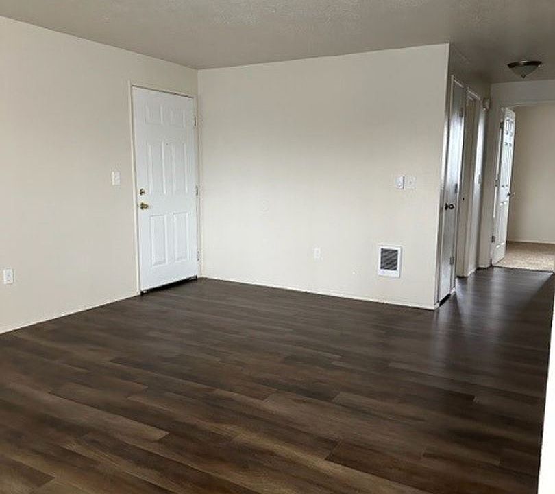 1st image of 3394-3412 30th Ave NE #202