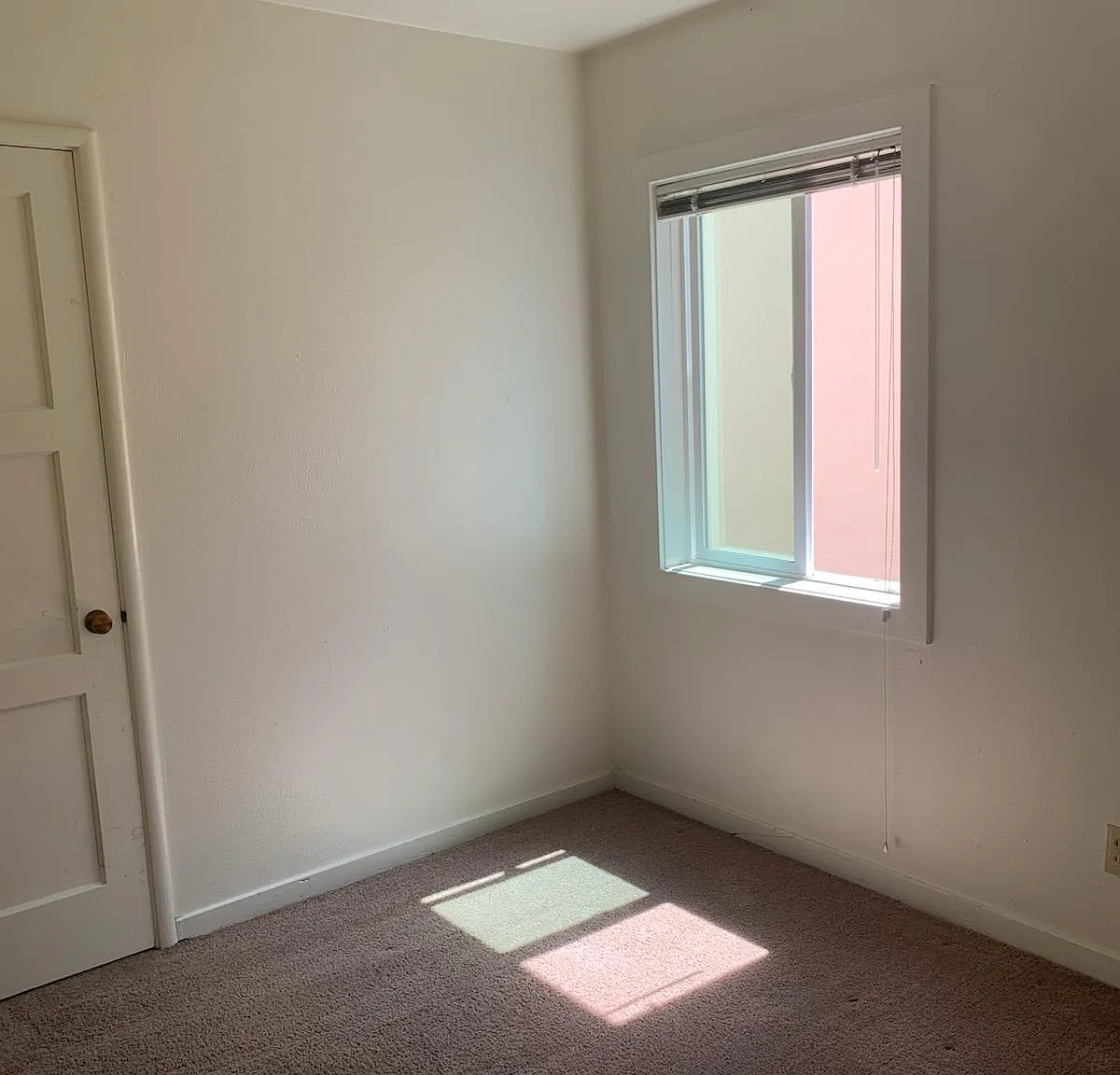 304 La Canada Dr — Photo 3