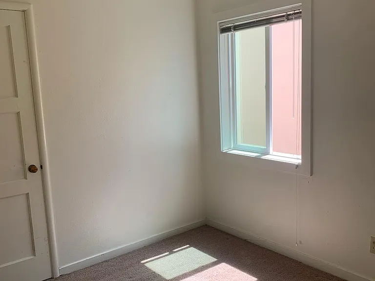 304 La Canada Dr — Photo 3