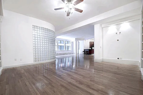 Rented by Urbane Brokerage | media 2