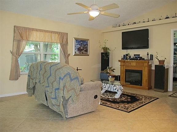 5th image of 6891 Nicole Ln