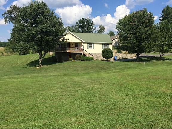 2nd image of 1105 Skyline Dr