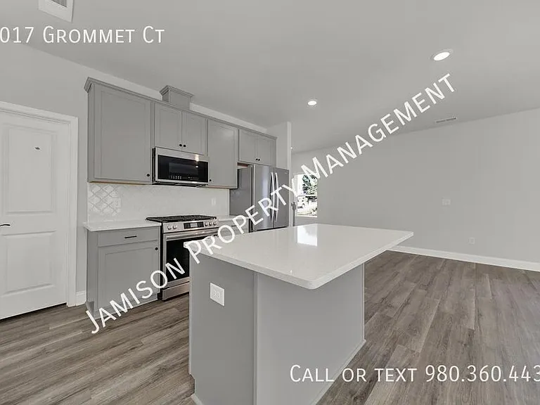 4017 Grommet Ct — Photo 11