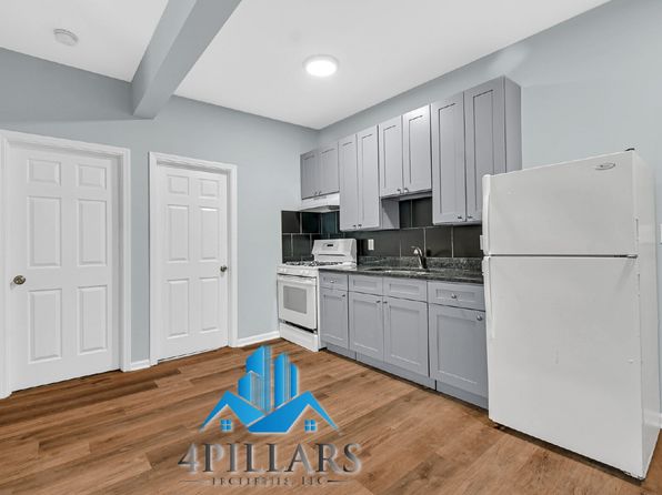 803 E Chicago Ave APT 2F