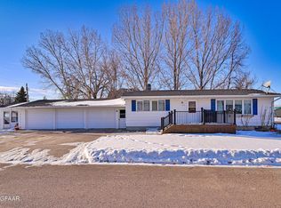 704 Moorhead Ave, Portland, ND 58274