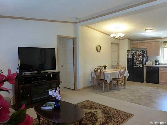 4th image of 9827 Sandringham Dr