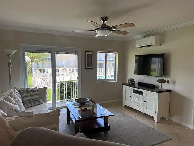 1 bed, 1.0 bath, 620 sqft, $2,450 — Photo 2
