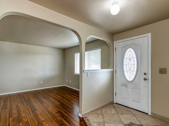 3rd image of 1705 SE Market St