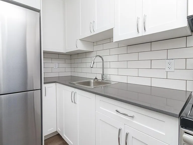1017 Queens Ave #306 — Photo 20