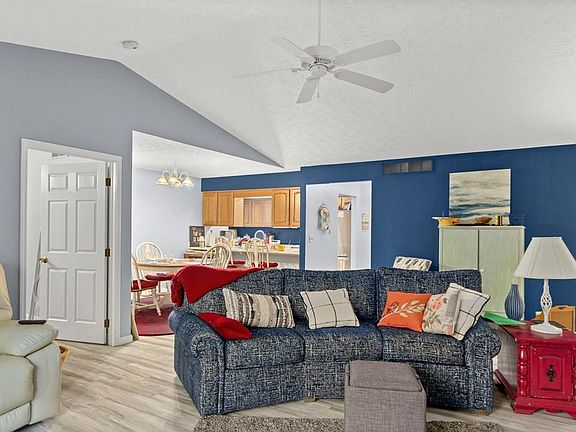 5th image of 70 McCullough Blvd