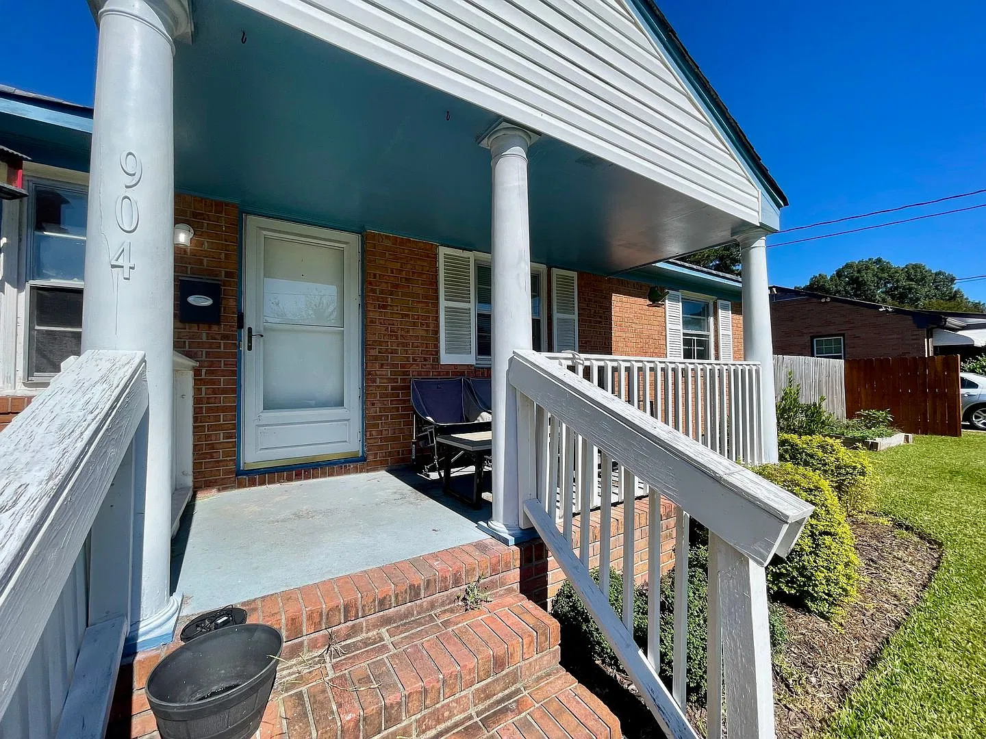 Cozy 3-Bedroom Home with Spacious Backyard — Photo 2