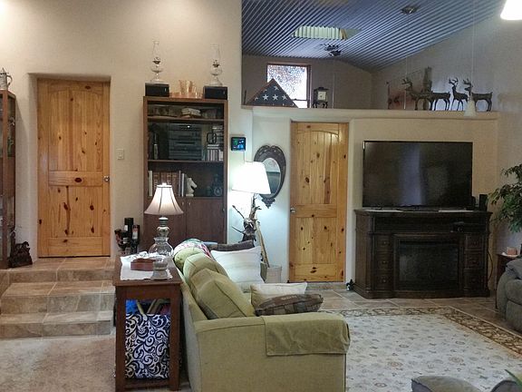 3rd image of 410 Kopra St