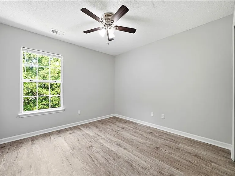 5682 Lawley Dr — Photo 26
