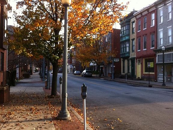 quaint setting - short 2.5 blocks away from Riverfront