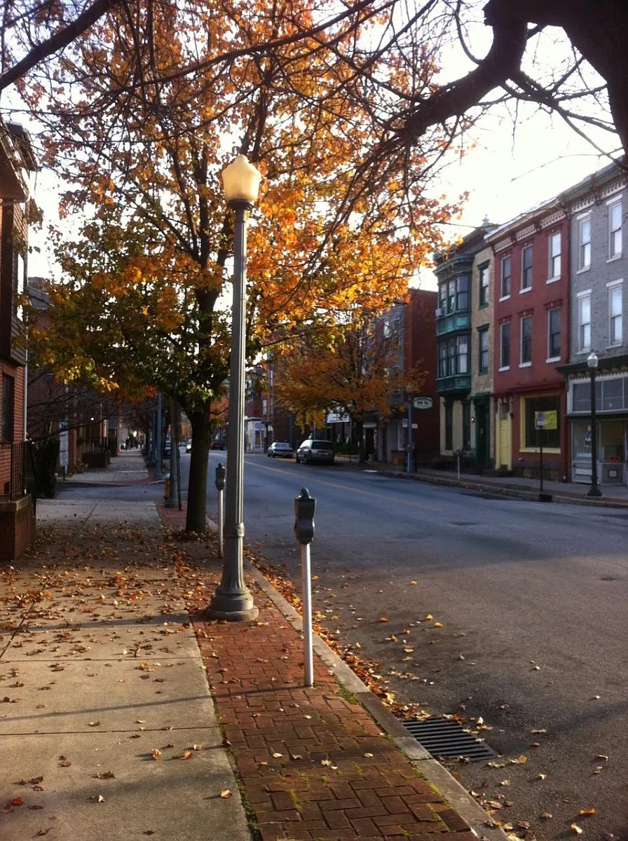 quaint setting - short 2.5 blocks away from Riverfront - N 3rd St