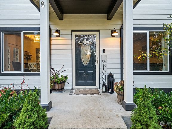 2nd image of 5423 Ramblewood Lane SE
