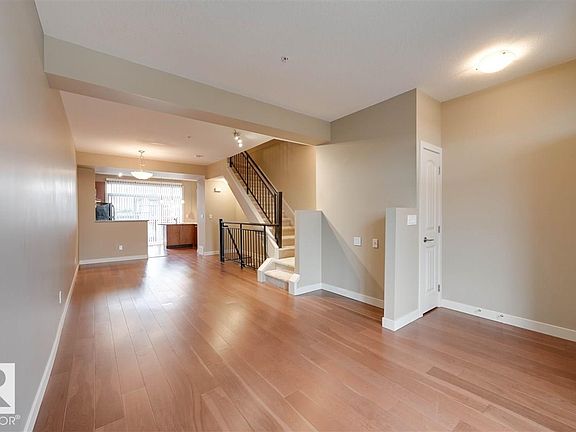 3rd image of 1647 Cunningham Way SW