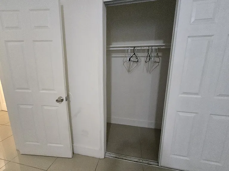 2305 Monroe St #1 — Photo 8