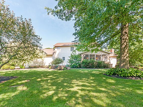 2nd image of 906 Bentwood Cir