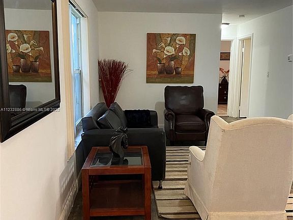 5th image of 2452 Madison St #2