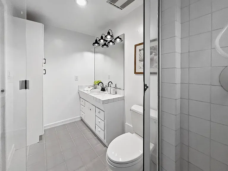 1455 Sterling Ave — Photo 8