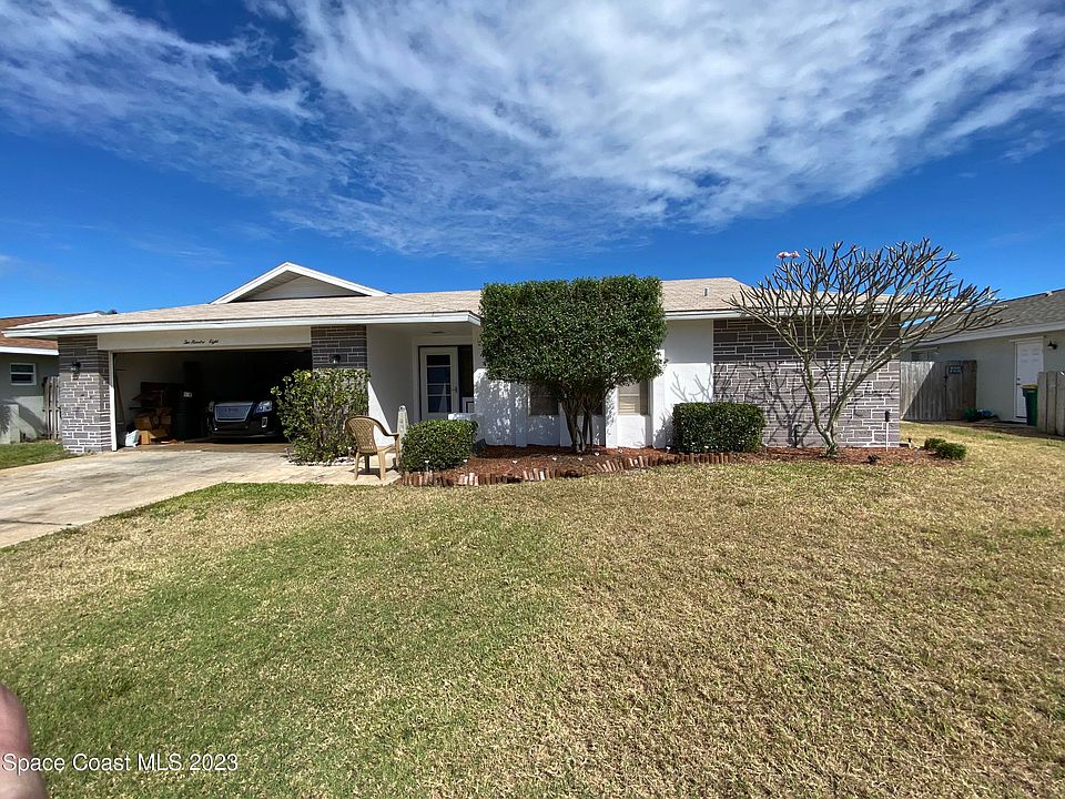 1st image of 208 Harbour Dr W