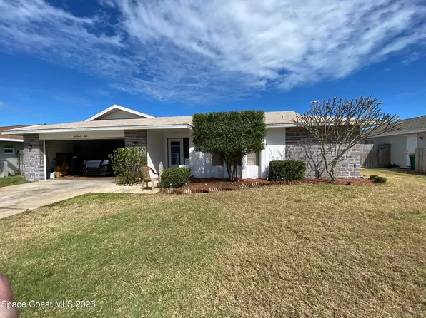 208 Harbour Dr W, Indian Harbour Beach, FL 32937