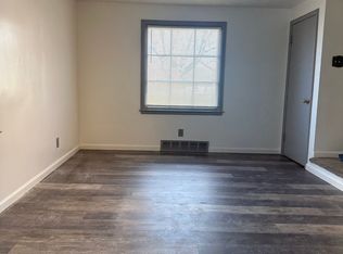 656 70th St #2, Niagara Falls, NY 14304