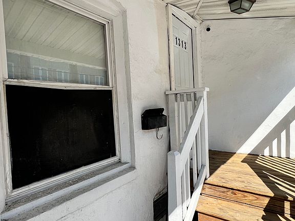 3rd image of 1313 Drexel Ave
