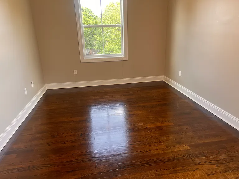 222 Montgomery St — Photo 3