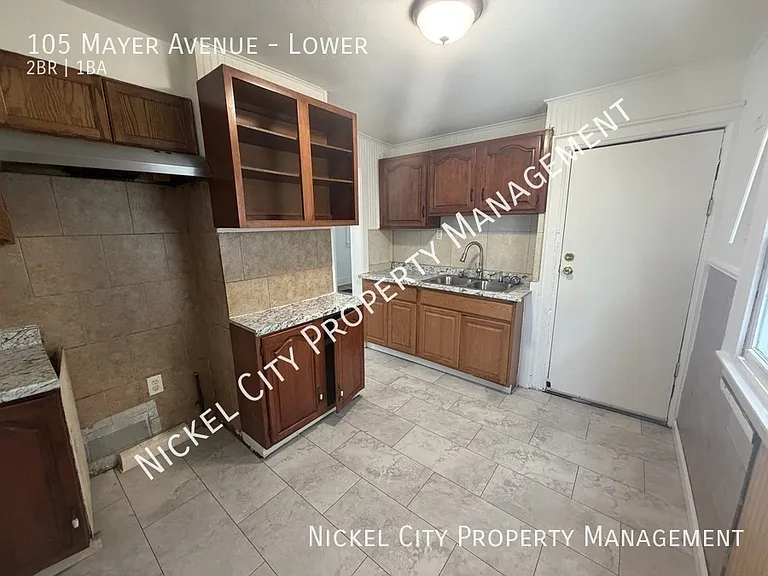 105 Mayer Ave #LOWER — Photo 4