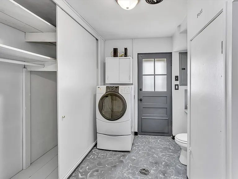 Washer/Dryer and half bath
