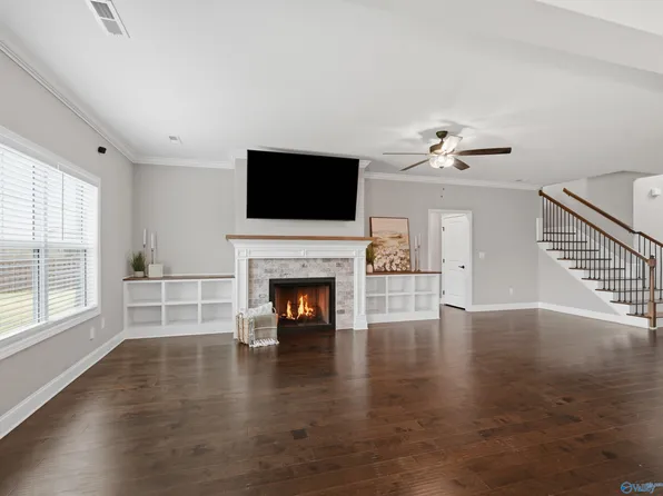 14735 Commonwealth Dr, Athens, AL 35756