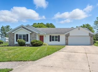 806 Deer Ridge Xing, Auburn, IN 46706