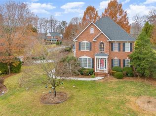 1679 Deer Run Ct, Oak Ridge, NC 27310