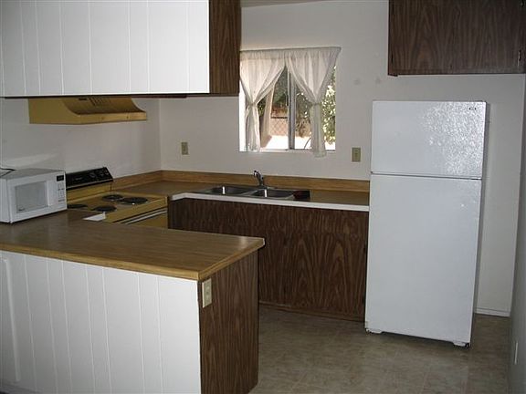 3rd image of 4377 Parks Ave #4