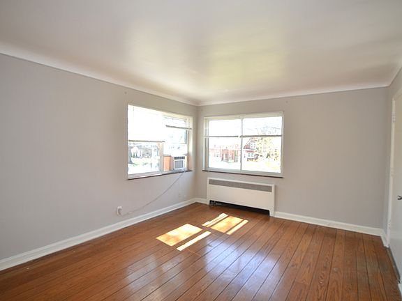 3rd image of 7332 Reading Rd #3