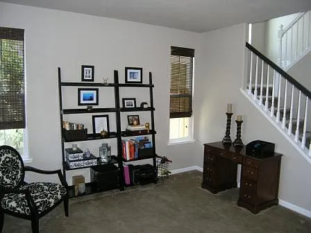 1335 Valley Glen Dr — Photo 3