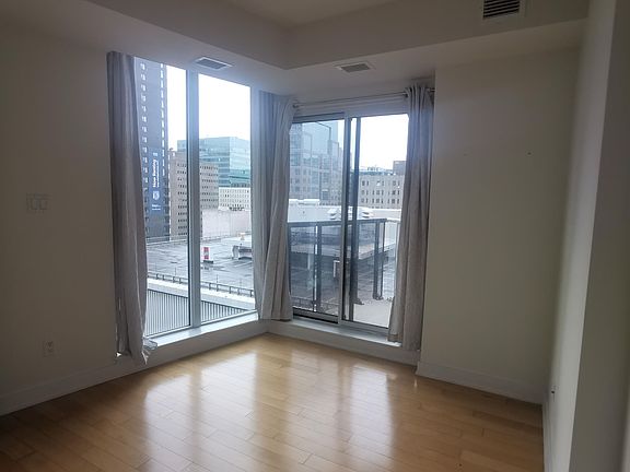 3rd image of 1203 Nepean St #1203