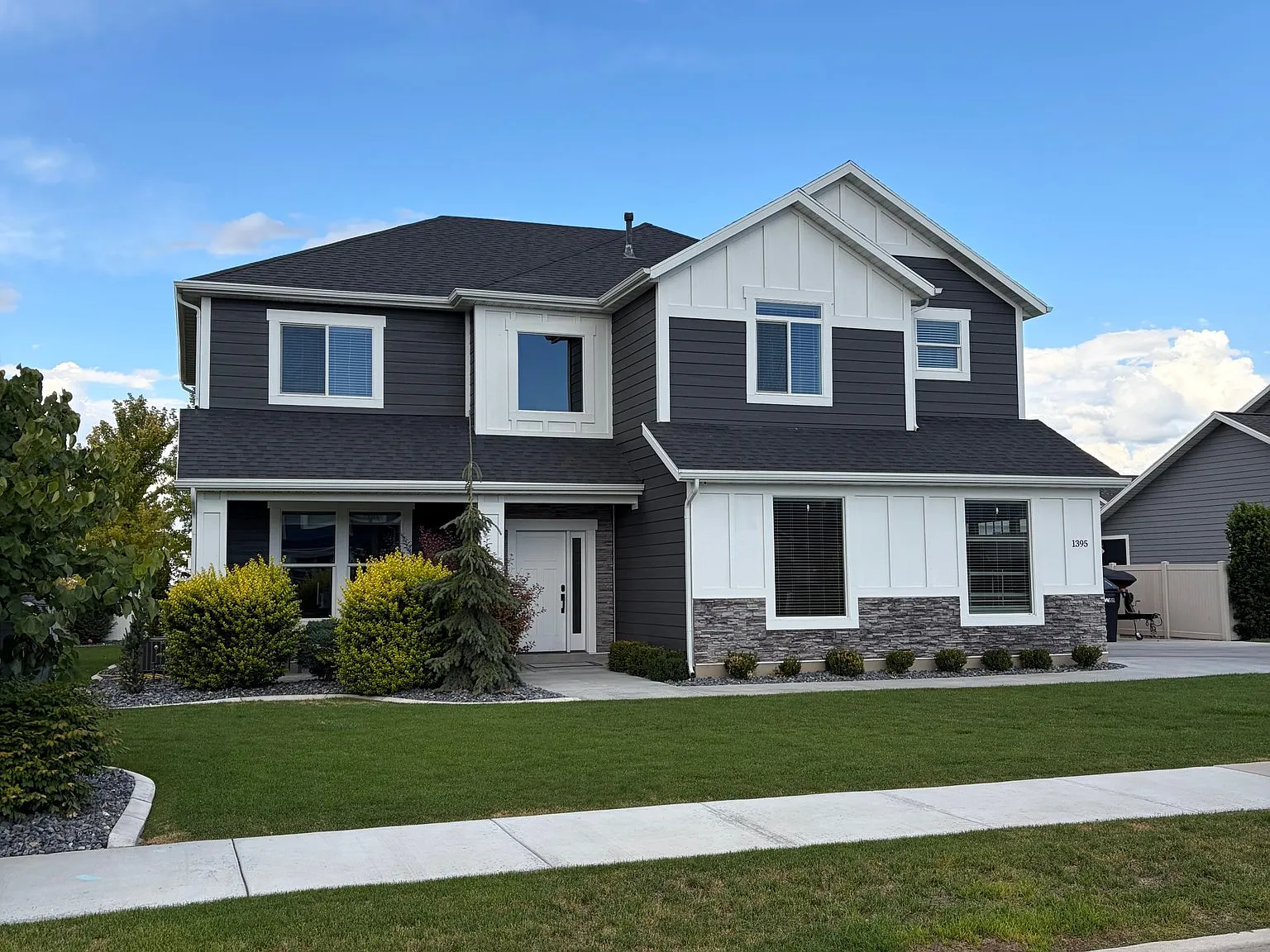 Beautiful 4-Bedroom Home — Photo 2