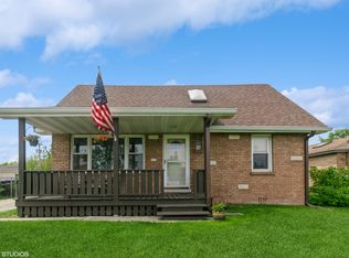 6942 Garden Ln, Bridgeview, IL 60455